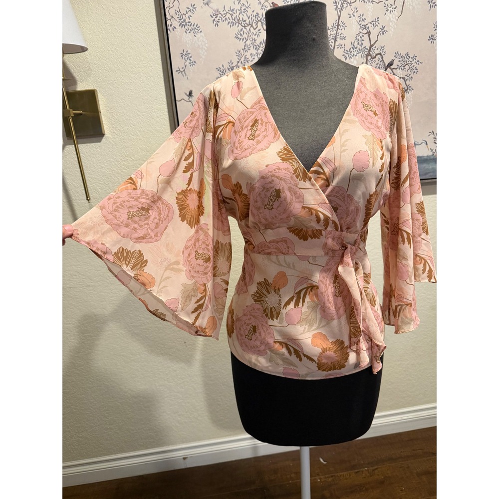 Ann Taylor LOFT Pink Floral‎ Wrap Blouse Bell Sleeve V-Neck Size 4 Boho Chiffon